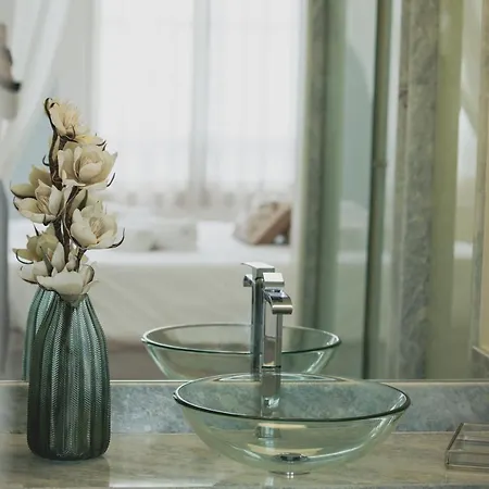 Viterbo'8 - The Artists House 4* 포르투