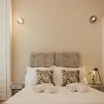 Viterbo'8 - The Artists House לינה וארוחת בוקר 4*