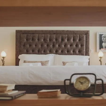Couette-café Viterbo'8 - The Artists House 2*
